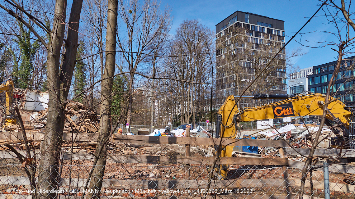 16.03.2023 - Die Crux der schwarzen Aluschindeln